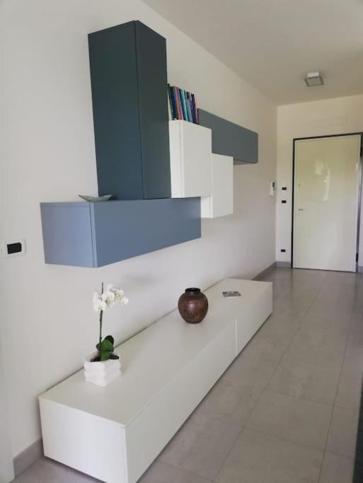 White-Blue Vibes, Seafront 2-Bedroom Apt Montesilvano Marina Dış mekan fotoğraf