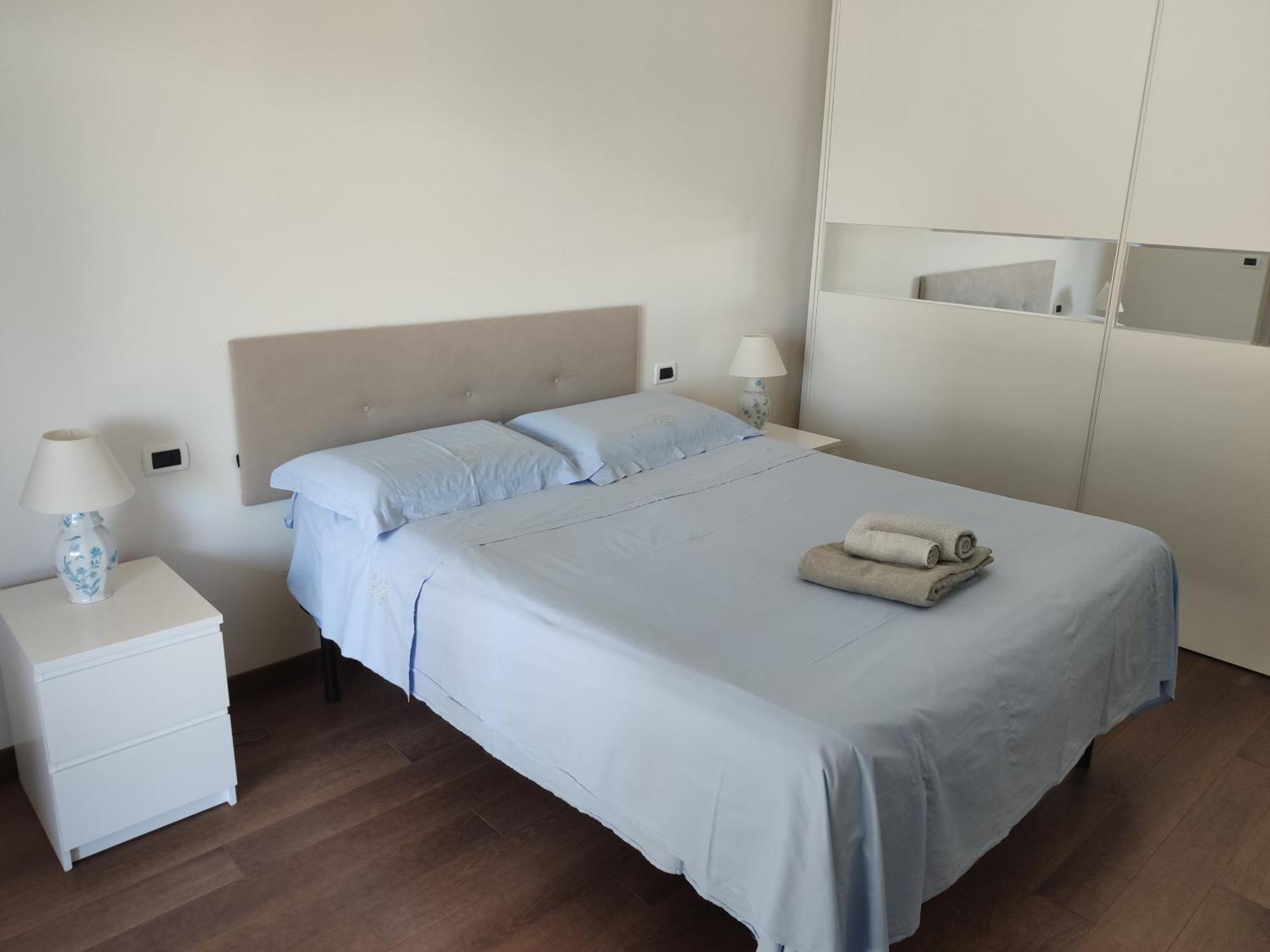 White-Blue Vibes, Seafront 2-Bedroom Apt Montesilvano Marina Dış mekan fotoğraf